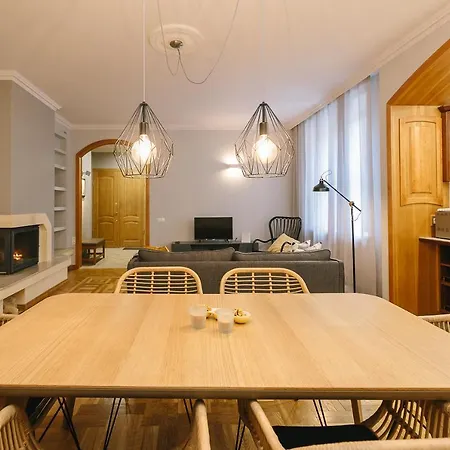 Spacious With Two Bathrooms Διαμέρισμα Ρίγα